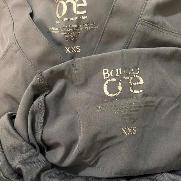 3 sets of BARCO ONE scrubs - Picture 15 of 15